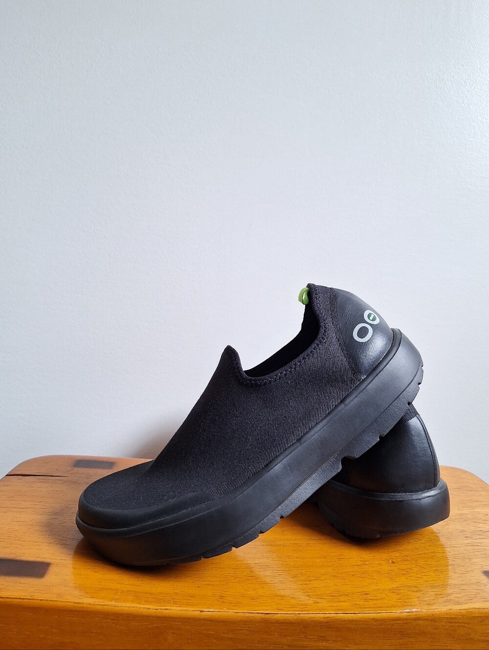 OOFOS OOmg eeZee Low Recovery Shoe - Women’s Size 9W - Picture 10 of 12